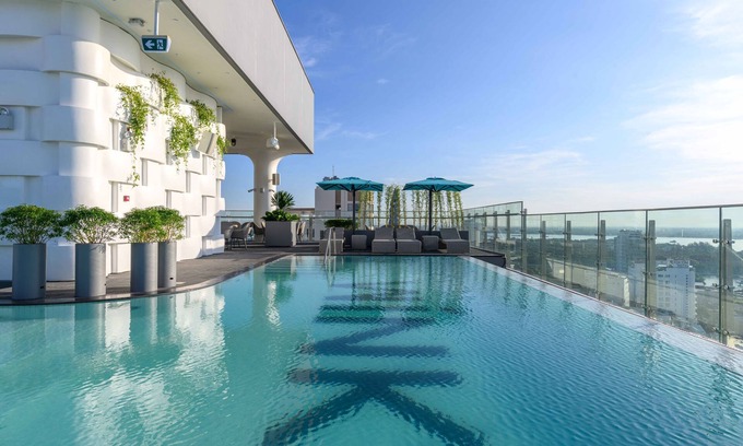 Ninh Kieu Hotel | Wink Hotel Can Tho Ninh Kieu Wharf - 24hrs Stay & Rooftop Pool Bar