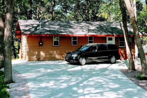 Lake Delton Casa | Wisconsin Dells Cabin in the Woods - VLD0423