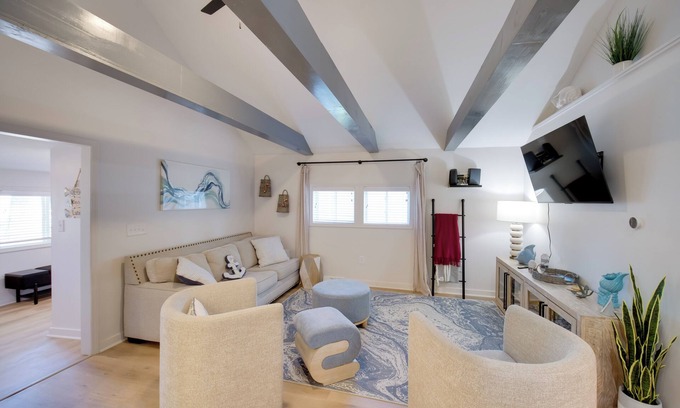 Erie Casa | 'Wishin & Fishin' Walkable Erie Home By the Beach!