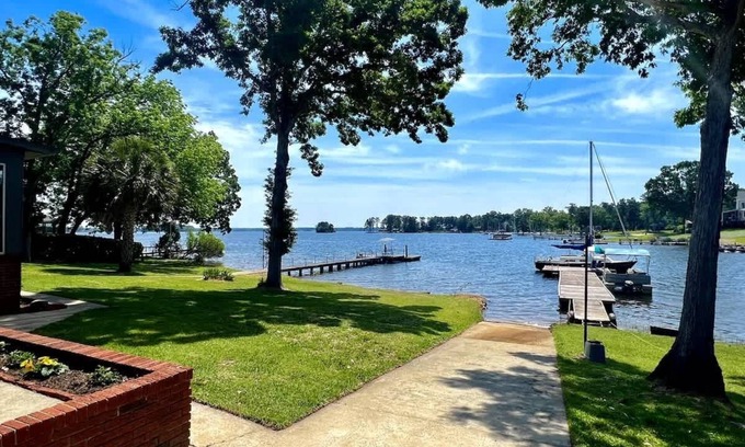 Chapin Casa | Wishin' N Fishin' on Lake Murray, SC