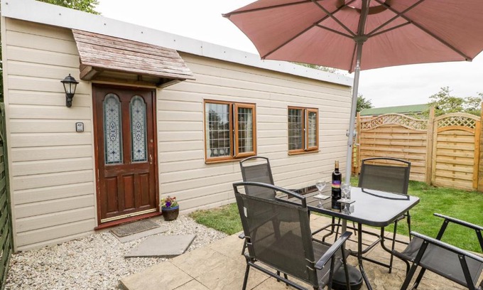 Highbridge Casa | Wisteria Chalet