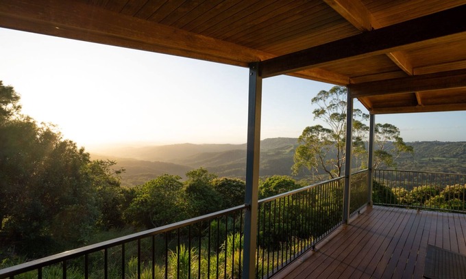 Montville Cabina | With spectacular views -- Villetta at Maleny is perfect for a romantic getaway!!