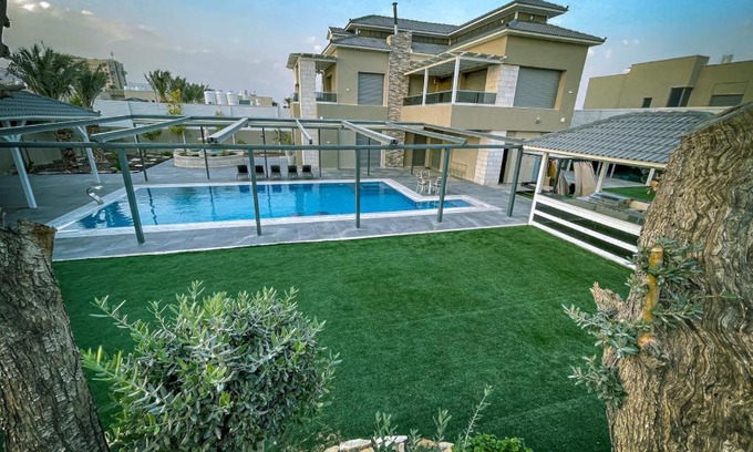 Jericho Villa | wolf gate villa l353