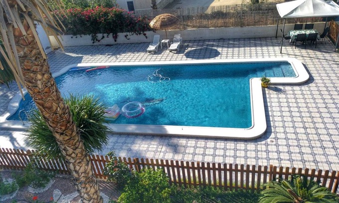 Elche Chalet De Esquí | Maravillosa Casa de Campo en la ciudad
