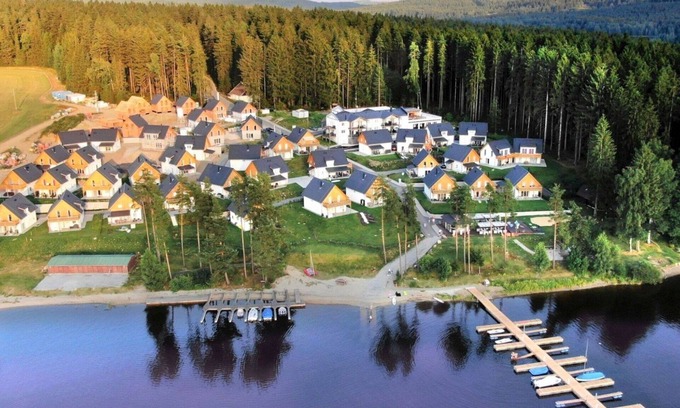 Frymburk Casa | Preciosa casa de vacaciones privada para 8 personas con WIFI, TV, terraza y mascotas permitida