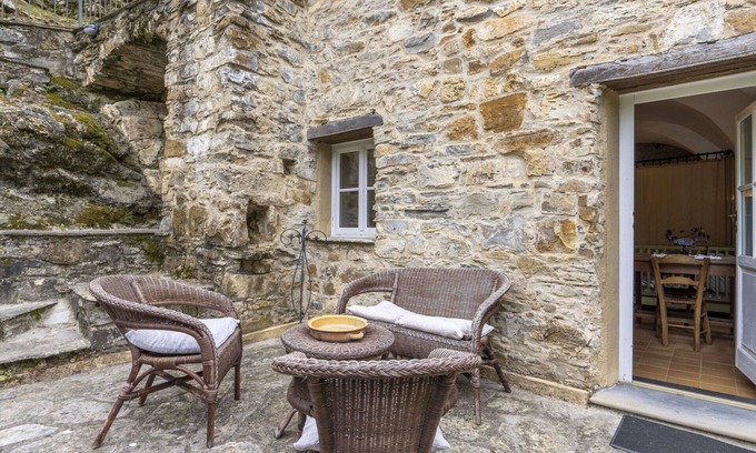 Pantai Casa | Maravillosa casa de vacaciones privada para 9 personas con TV, patio y mascotas permitida