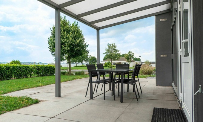 Dordtse Biesbosch Casa | Estupenda casa de vacaciones privada para 4 personas con WIFI, piscina, TV, terraza y aparcamiento