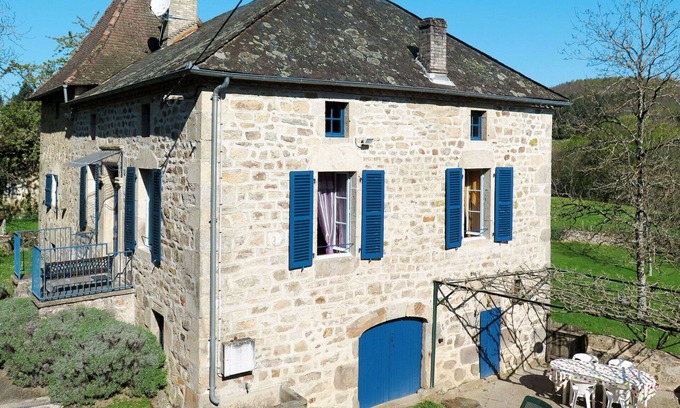 Teyssieu Villa | Estupenda casa de vacaciones privada con piscina privada, WIFI, TV, terraza y mascotas permitida