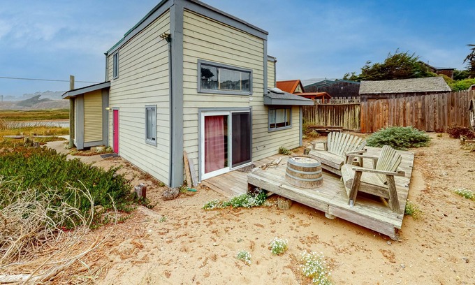 Salmon Creek Casa | Wonderful Studio Steps From the Water w/Deck, Private Washer/Dryer, Free WiFi