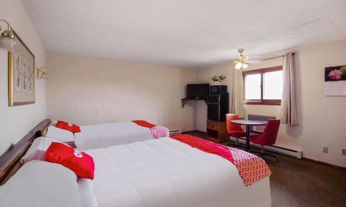 Cheyenne Wells Casa | Wonders of Cheyenne Wells! 4 Pet-Friendly Units, Near Smoky River Golf Course