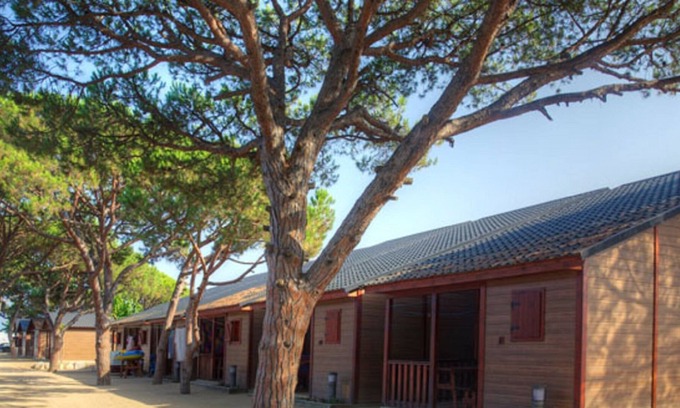 Santa Susanna Chalet De Esquí | Perfecto chalet con terraza cubierta, cerca de la playa