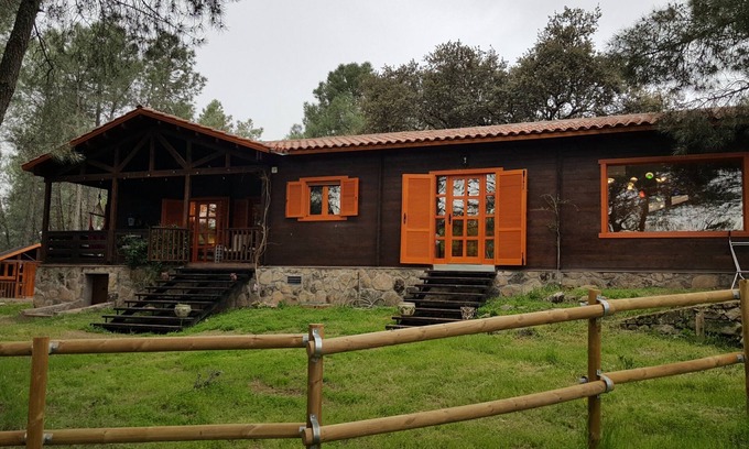 Sotillo de la Adrada Cabina | Casa de madera en el bosque, en una finca con caballos. Muy cerca de Madrid.Res