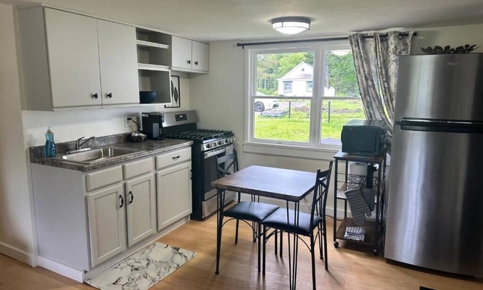 Woodford Hotel | Woodford Rest