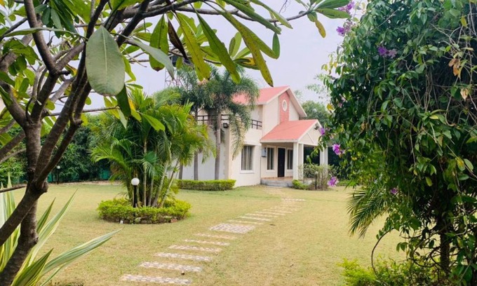 Bhopal Casa | Woodlogs Farmhouse