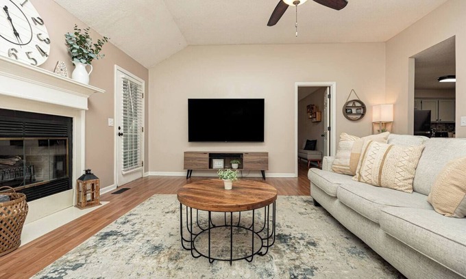 Centerville Casa | Woodsy 3BR | Monthly Discounts | Pet Friendly