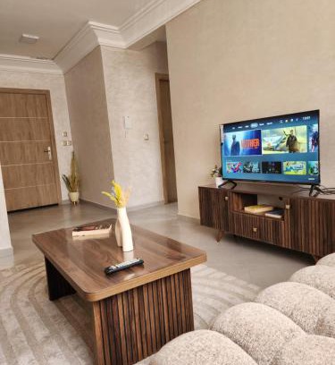 Anza Apartamento | Work and Surf Flat Fast WiFi Walk to Beach