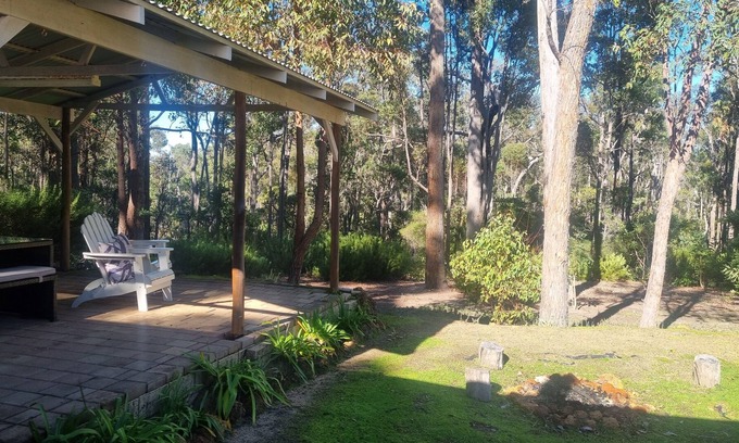 Jalbarragup Cabina | Nannup Bush private cabin with10 acres native bush. Walk toBlackwood River
