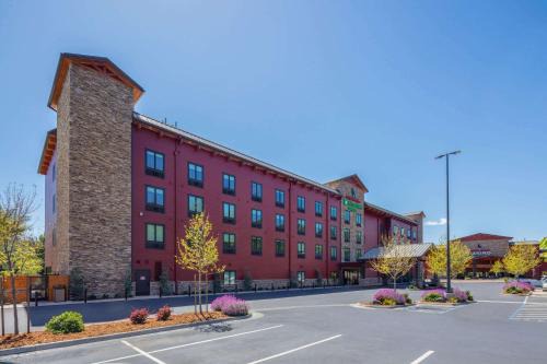 Redwood Valley Hotel | Wyndham Garden Redwood Valley - Ukiah