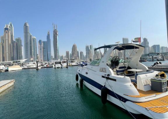 Dubai Marina Alquiler De Eote | Yacht boat 2 Beds 1 Bath Dubai Eye Dubai Marina JBR