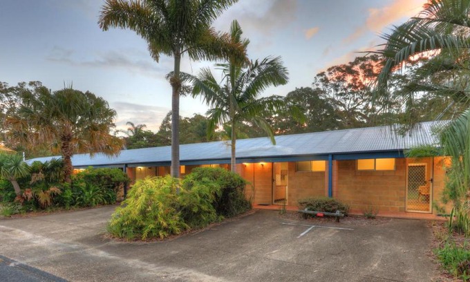 Stuarts Point Hotel | Yarra Holiday Park