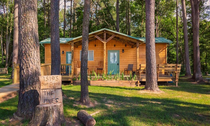 Whittington Alquiler De RV | ¡LOS PINOS ESTÁN ABIERTOS PARA ALQUILERES! Reservar ahora. Los fines de semana se están llenando rápidamente.