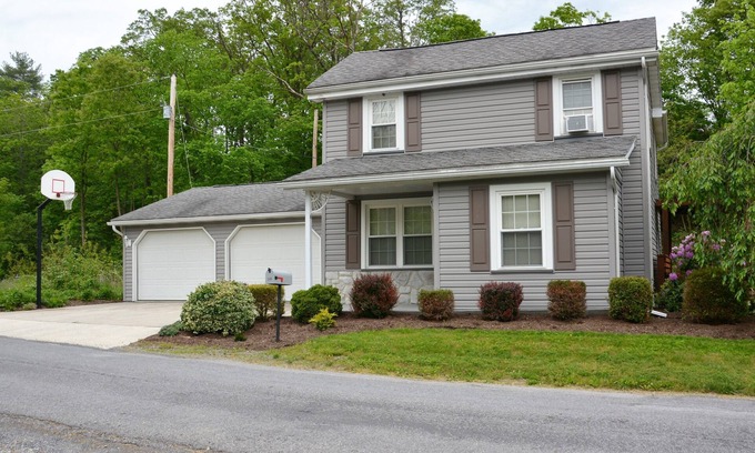 Hopewell Casa | Yellow Creek Cottage ubicado con vistas a Yellow Creek y cerca del lago Raystown.