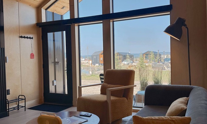 Last Chance Cabina | Yellowstone Peaks Hotel