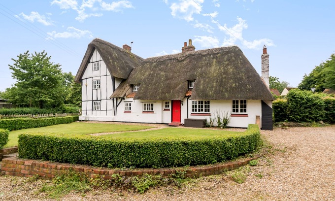 Moulsoe Cabaña | Yew Tree Cottage - Seis Habitaciones Casa Rural, Capacidad 12