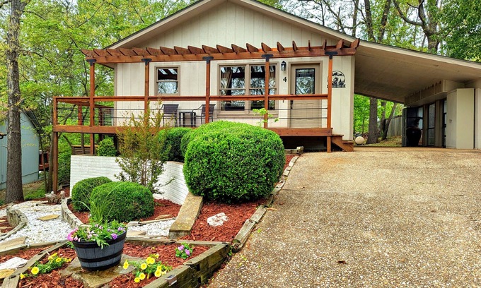 Bella Vista Casa | Your Adventure Basecamp in NWA