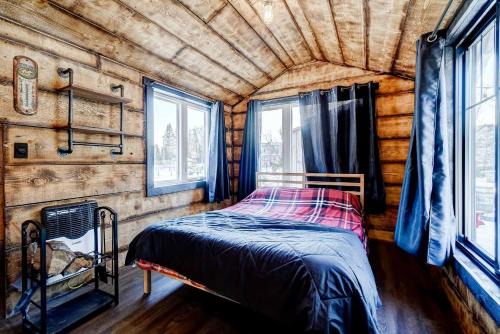 Lac-des-Plages Casa | Your Cozy Cabin Retreat