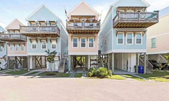 Surf City Casa | Your family will be close to everything when you stay at this centrally-located beach oasis