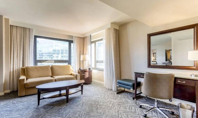 Dupont Circle Hotel | Your Gateway to the Capital! Pets Allowed, Outdoor Swimming Pool!