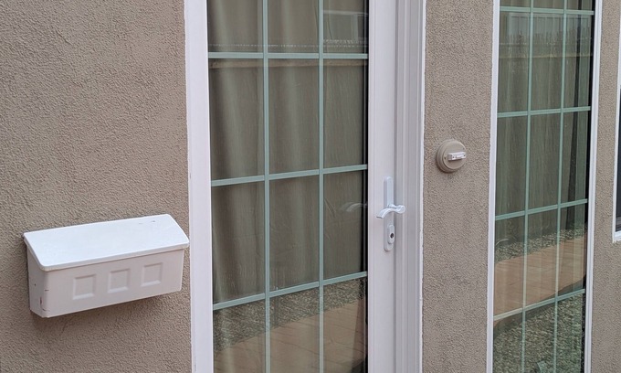 Lawndale Casa | Tu escape perfecto en Lawndale: Acogedor y privado