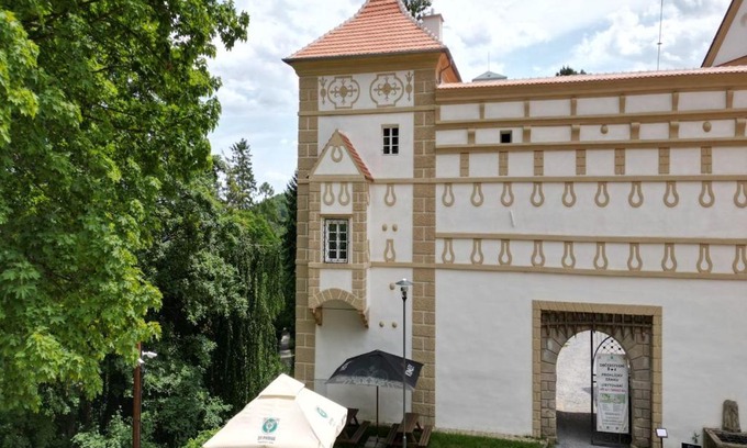 Racice-Pistovice Apartamento | Zámek Castle Račice - Předzámčí Forecastle