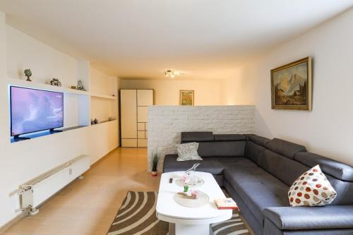 Großenbaum Apartamento | zentrale Lage Apartment nähe Düsseldorf Airport, Messe