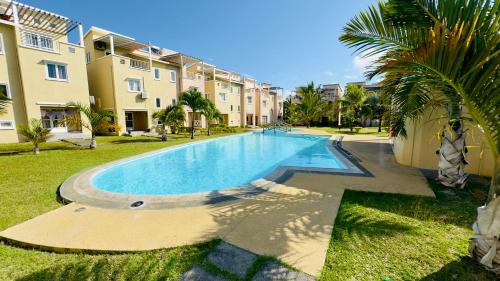 Grand Gaube Casa | Zephyr House 3BR Pool, Rooftop & Ocean View