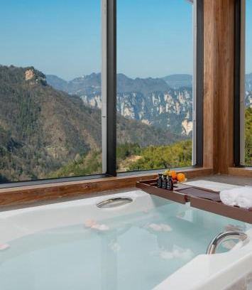 Wulingyuan Casa | Zhangjiajie Valley Love Holiday hotel - Free pick up service