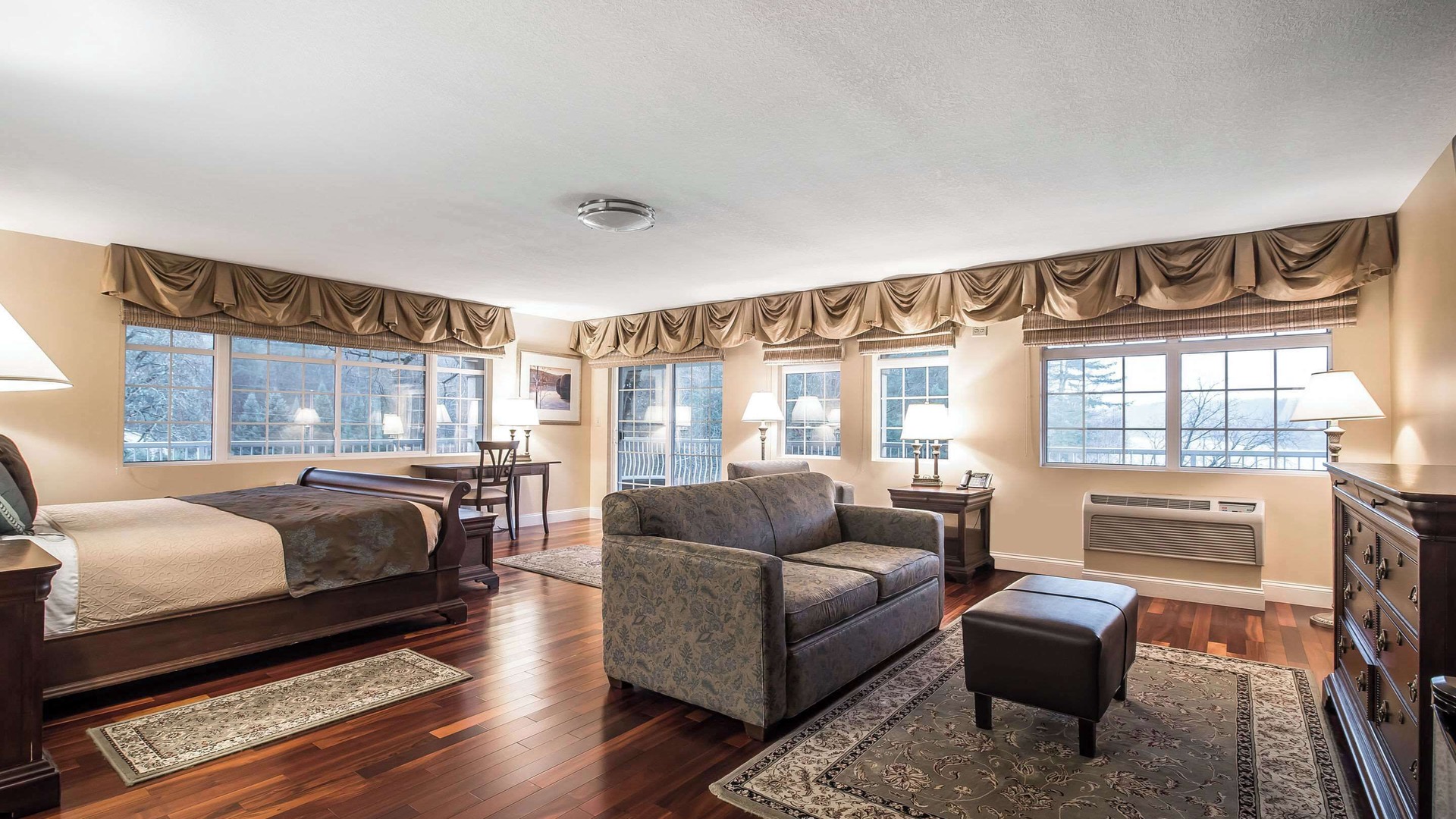 foto de Dormitorio en West Chesterfield