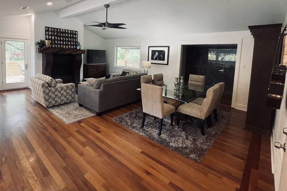 foto de Sala de estar en South River City