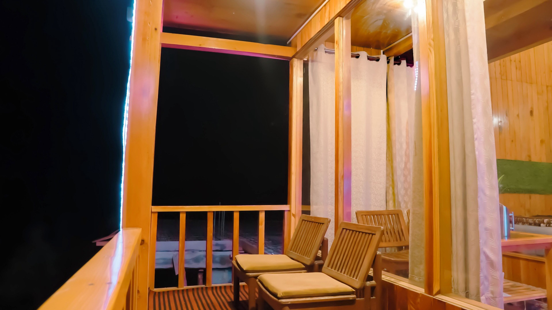 foto de Balcón de patio en Banjar
