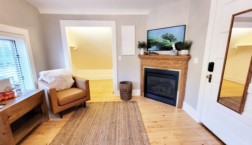 Captain's Quarters Suite