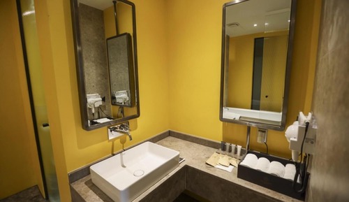 Room (Classic Twin (Top-quality goose beddi)