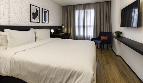 Premium Smart Room - 1 Cama Casal