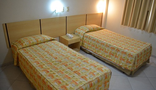 Habitación estándar con 1 cama doble o 2 individuales