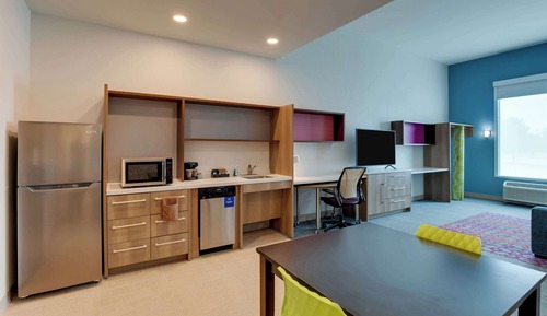 Suite, 1 cama de matrimonio grande, accesible para personas con discapacidad (Roll-In Shower)