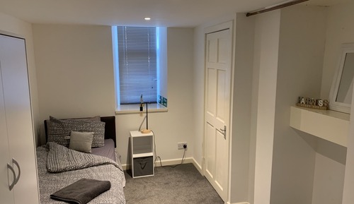 Apartamento clásico, baño privado (Lovely 2-bedroom basement)