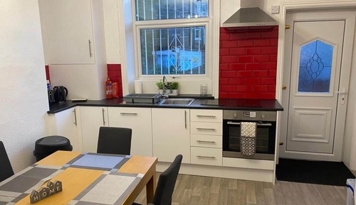 Casa Confort, baño privado, vistas al jardín (Delightful 4bed townhouse)