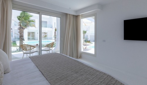 Suite (The Party Never Ends)