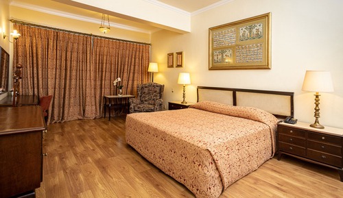 Suite estudio, 1 cama de matrimonio grande, vistas a la ciudad