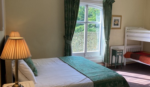 Habitación familiar, varias camas